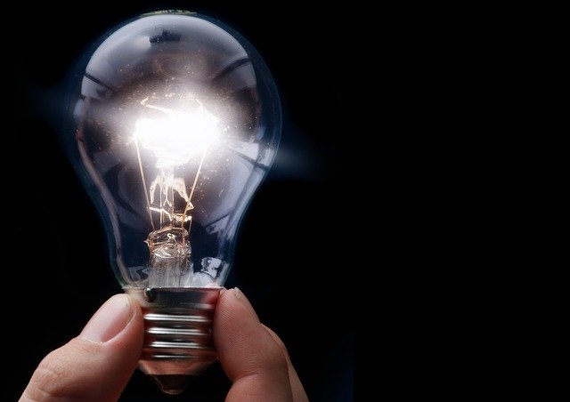 light-bulb-2722916_640